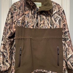 Women’s Drake Waterfowl half zip pullover jacket.